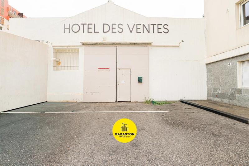 Entrepôt - 627 m² - 10 pièces