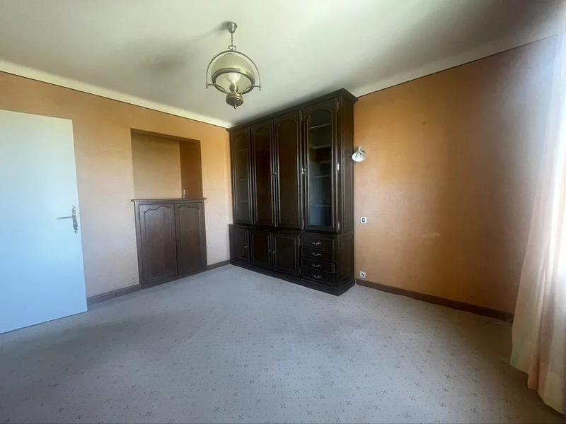 Maison - 228 m² - 9 pièces