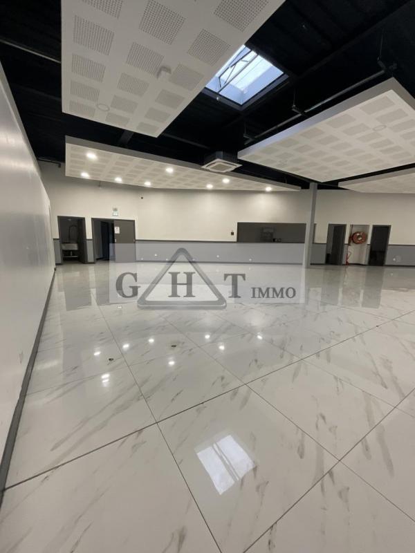 Local commercial - 980 m²