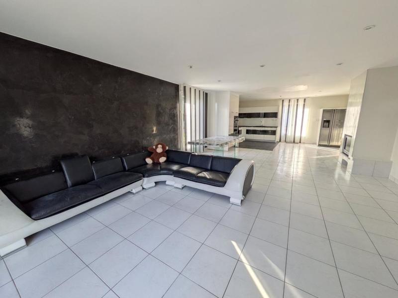 Maison - 102 m² - 4 pièces