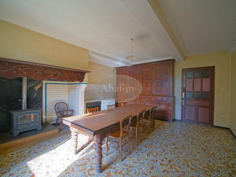 Maison - 350 m² - 12 pièces