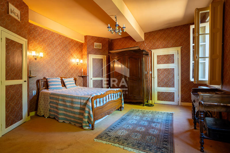 Demeure - 438 m² - 13 pièces