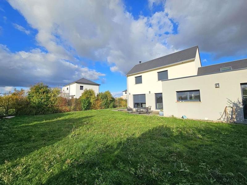 Maison - 143 m² - 6 pièces