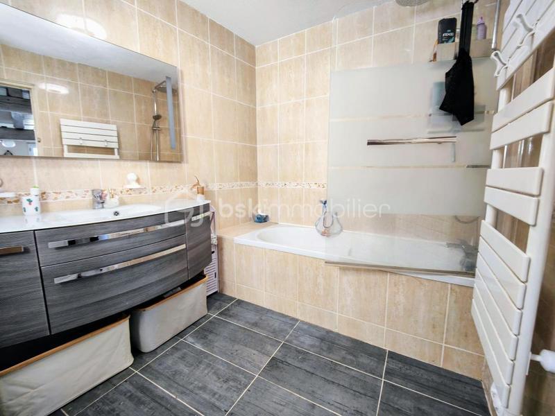 Maison - 91 m² - 4 pièces