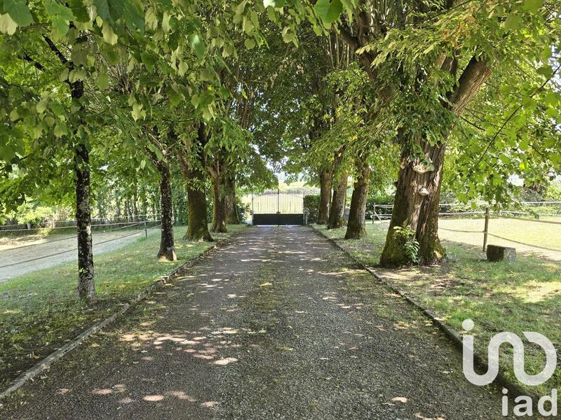 Maison - 270 m² - 10 pièces