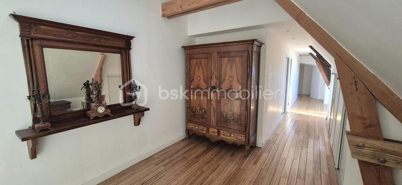 Maison en pierre - 275 m² - 8 pièces