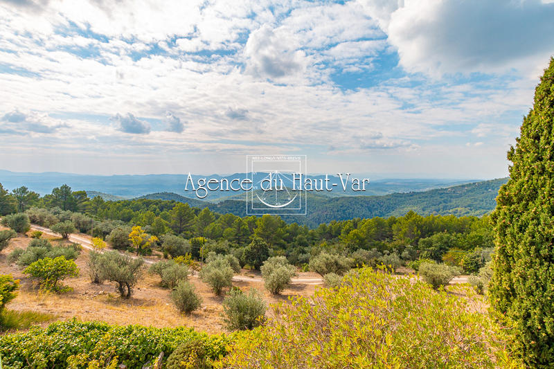 Propriété - 477 m² - 8 pièces