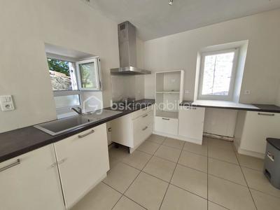 Maison - 102 m² - 4 pièces