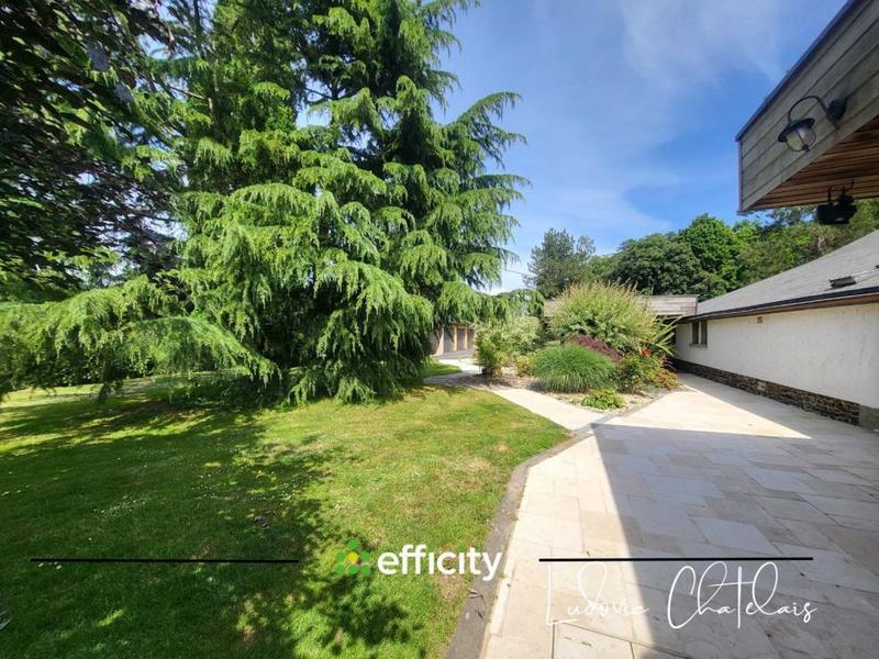 Maison - 395 m² - 7 pièces