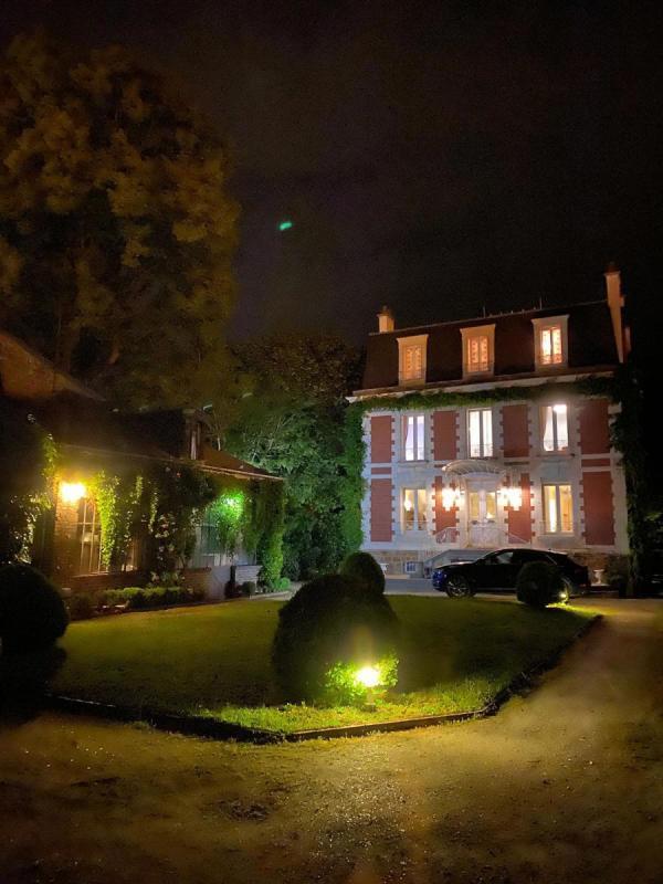 Propriété - 300 m² - 11 pièces