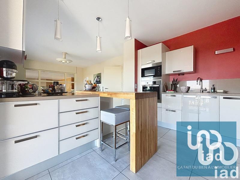 Maison - 198 m² - 8 pièces