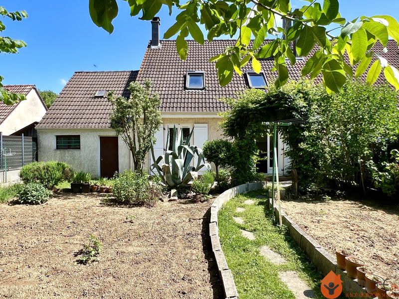 Maison - 106 m² - 6 pièces