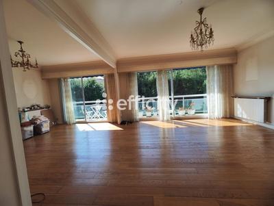 Appartement - 92 m² - 4 pièces