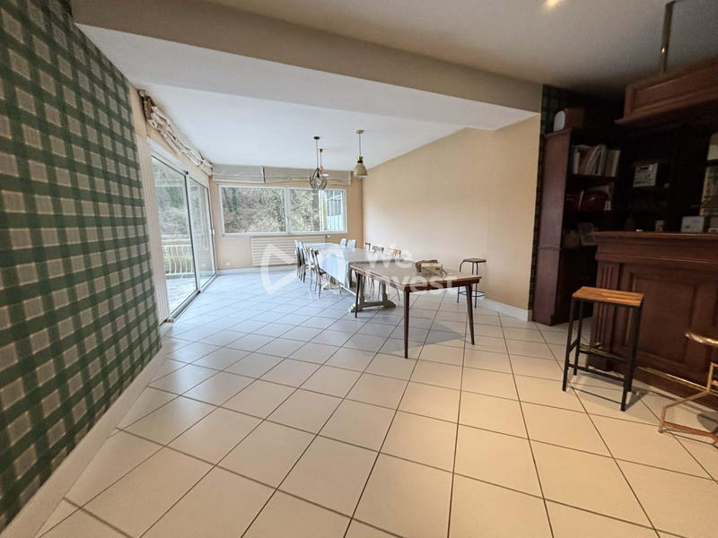 Maison - 228 m² - 8 pièces