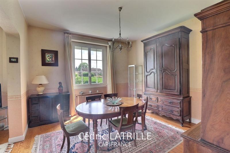 Maison - 200 m² - 8 pièces