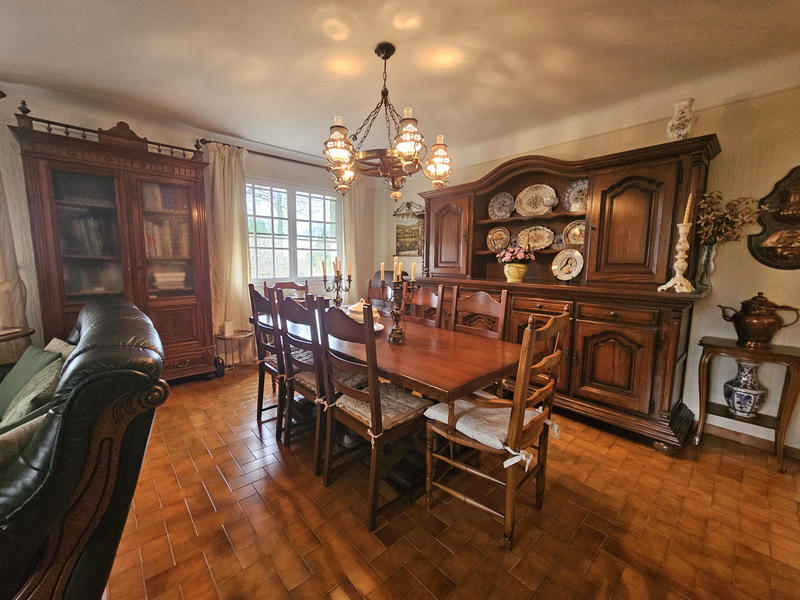 Maison - 209 m² - 7 pièces