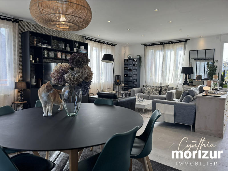 Maison - 194 m² - 8 pièces