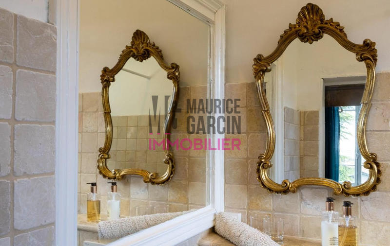 Maison - 330 m² - 14 pièces