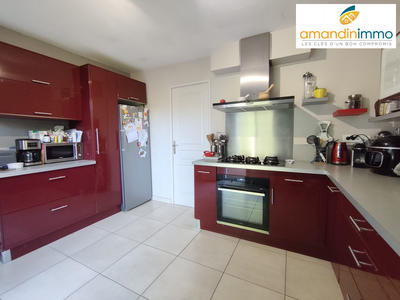 Maison - 102 m² - 6 pièces