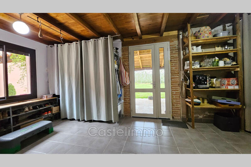 Maison - 300 m² - 6 pièces