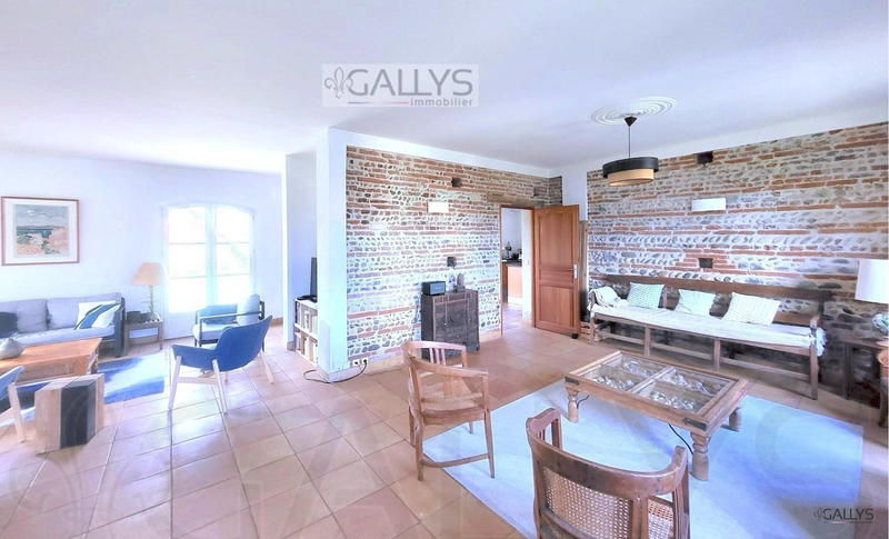 Maison traditionnelle - 158 m² - 5 pièces