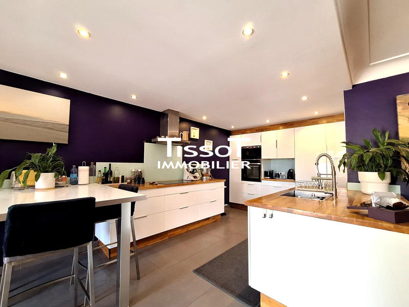 Villa - 227 m² - 8 pièces