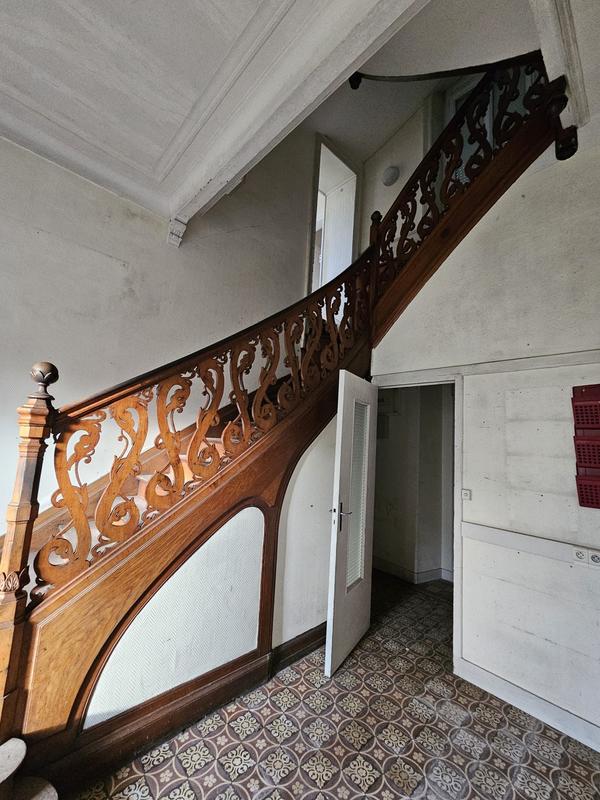 Maison - 275 m² - 12 pièces