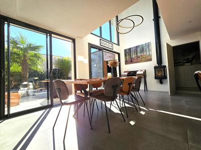 Maison - 194 m² - 9 pièces