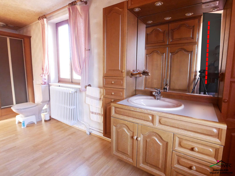 Maison - 238 m² - 8 pièces