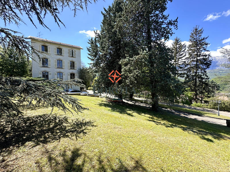 Villa - 252 m² - 11 pièces