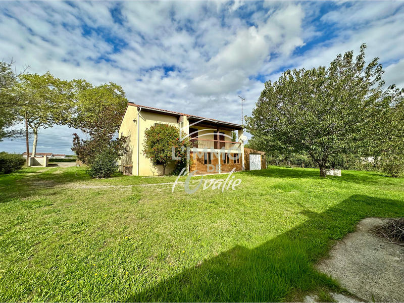 Maison - 221 m² - 10 pièces