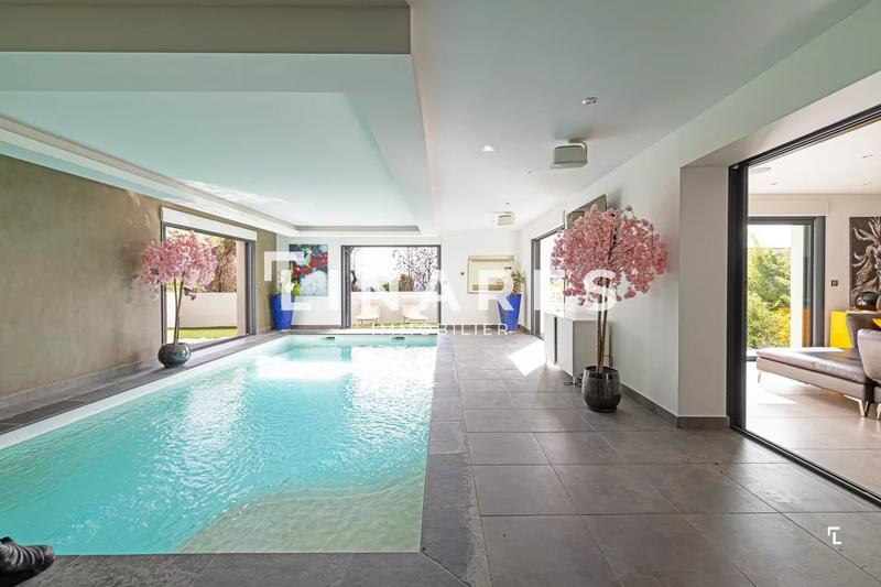 Maison - 200 m² - 4 pièces