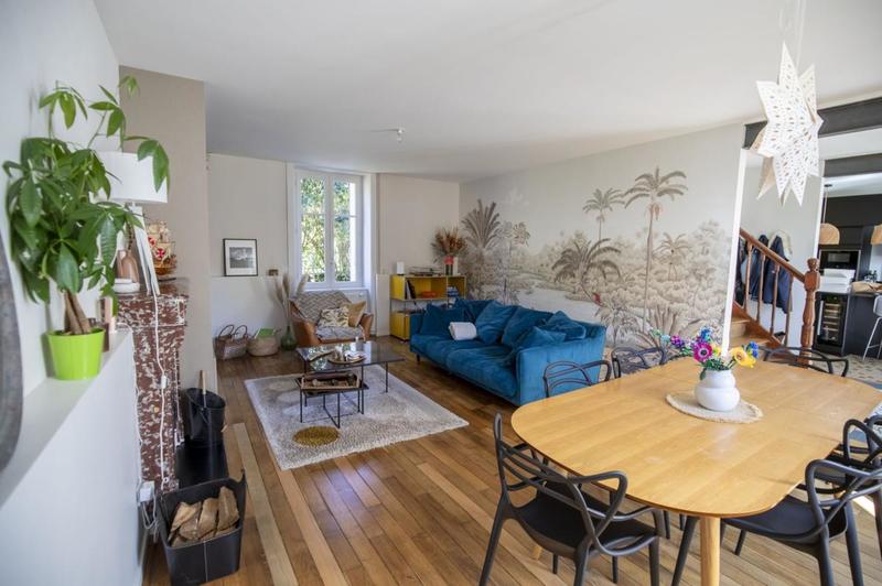 Maison - 200 m² - 8 pièces