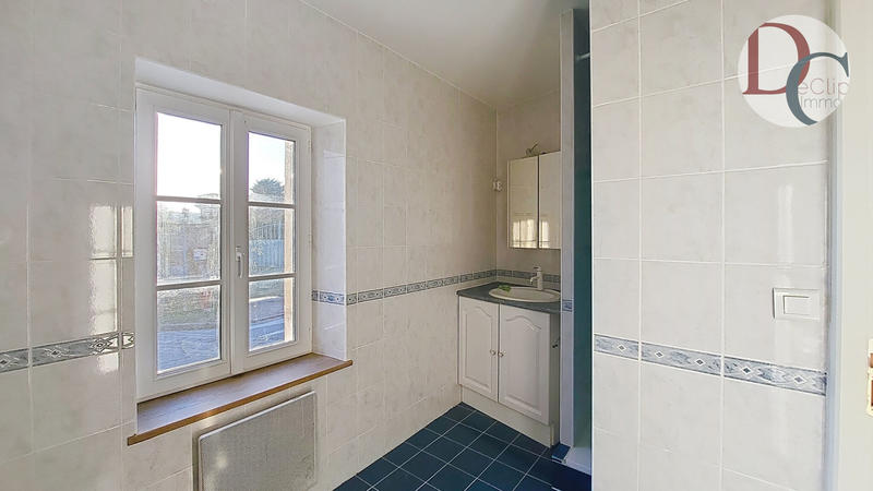 Maison - 250 m² - 8 pièces