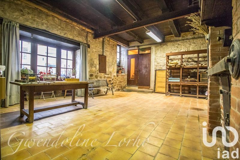 Maison - 212 m² - 8 pièces