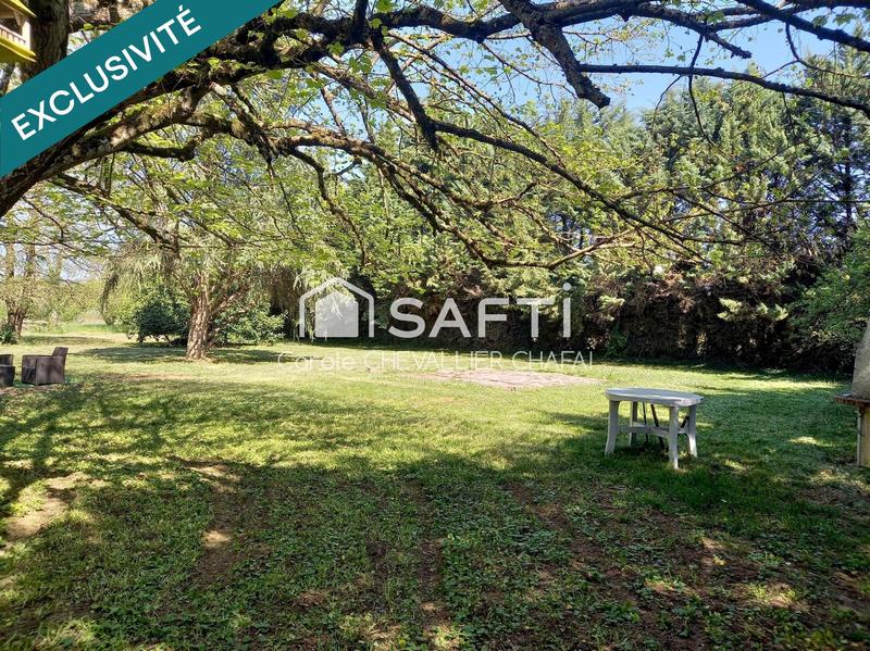 Maison - 280 m² - 9 pièces