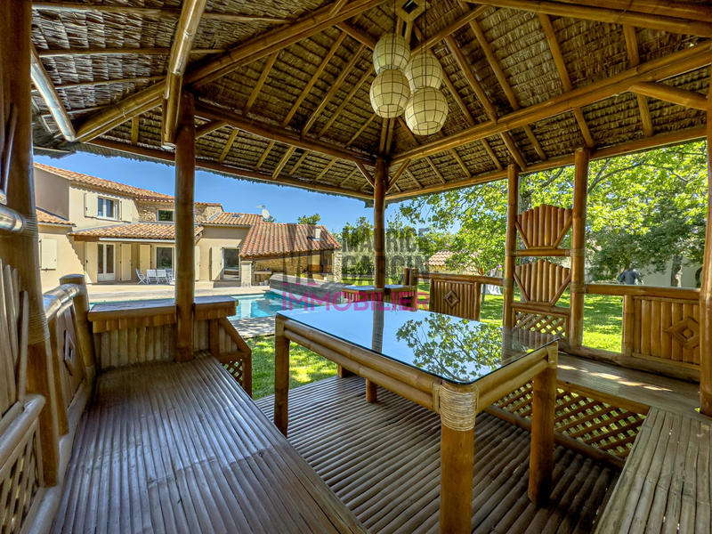 Maison - 212 m² - 6 pièces