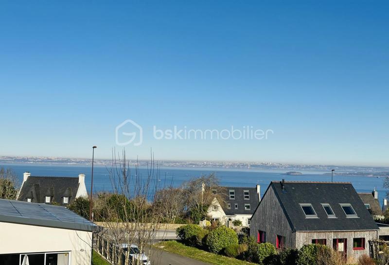 Maison - 121 m² - 6 pièces