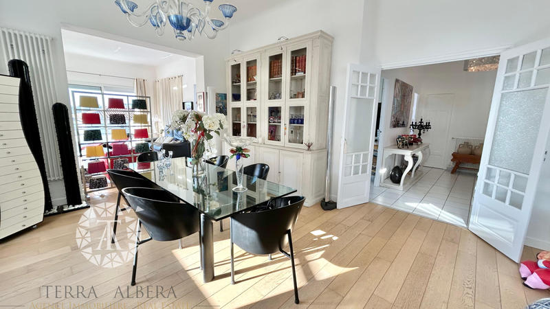 Appartement - 139 m² - 5 pièces