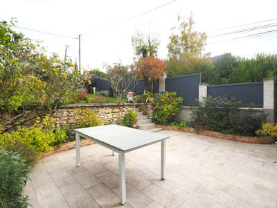 Maison - 180 m² - 9 pièces