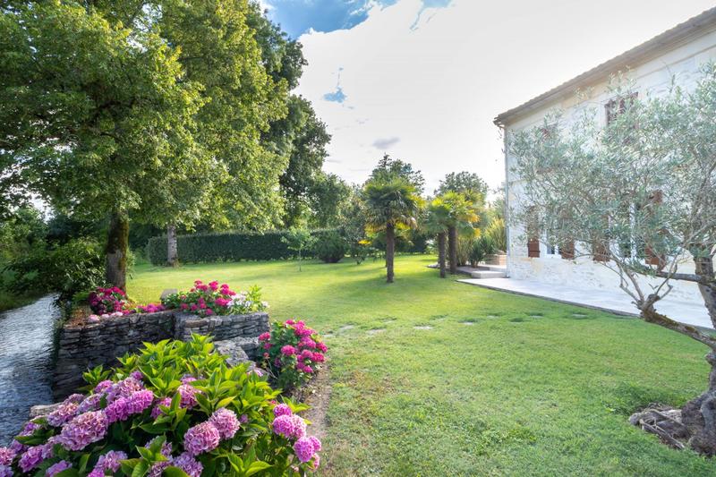 Maison ancienne - 250 m² - 6 pièces