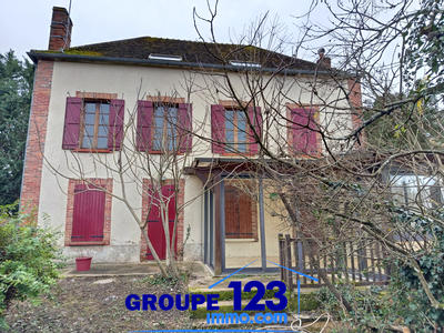 Maison - 289 m² - 9 pièces