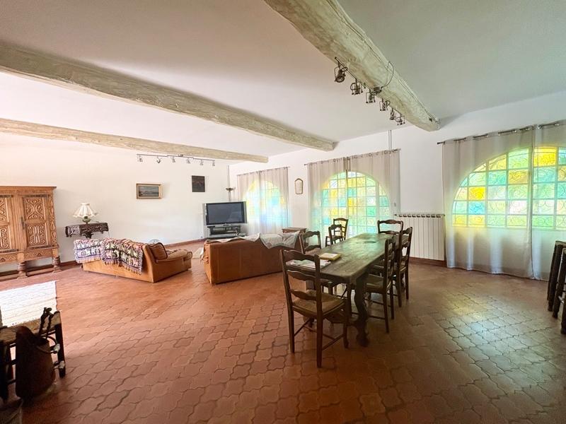 Maison - 240 m² - 9 pièces