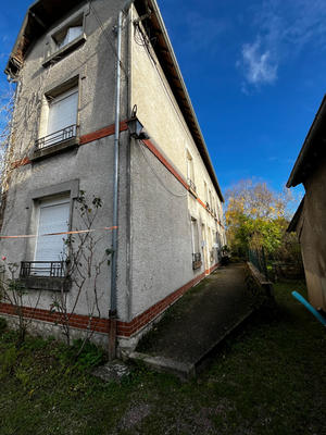 Maison - 180 m² - 10 pièces