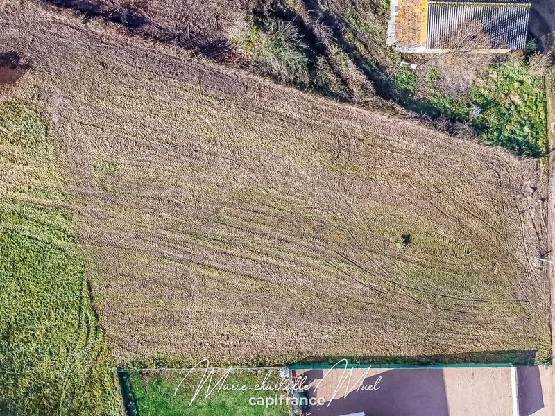 Terrain constructible - 1 513 m²