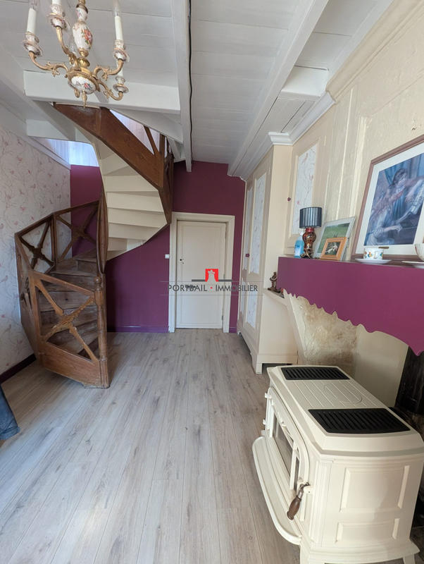 Maison - 290 m² - 6 pièces