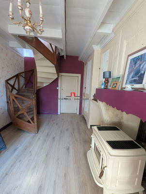 Maison - 290 m² - 6 pièces