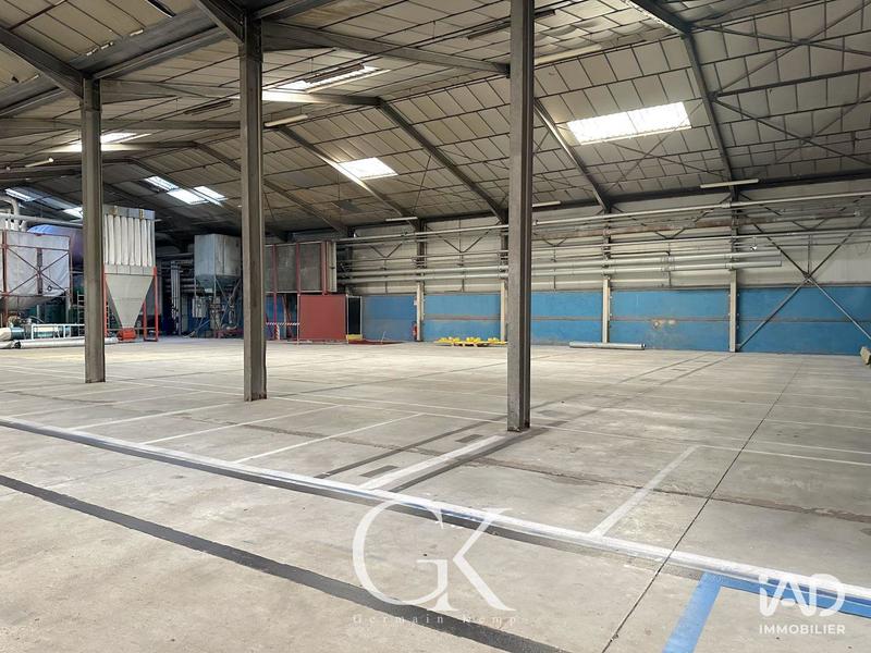 Local commercial - 9 839 m²