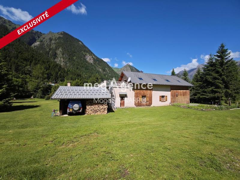 Maison - 247 m² - 7 pièces