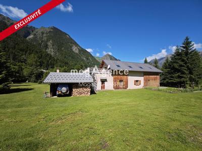 Maison - 247 m² - 7 pièces